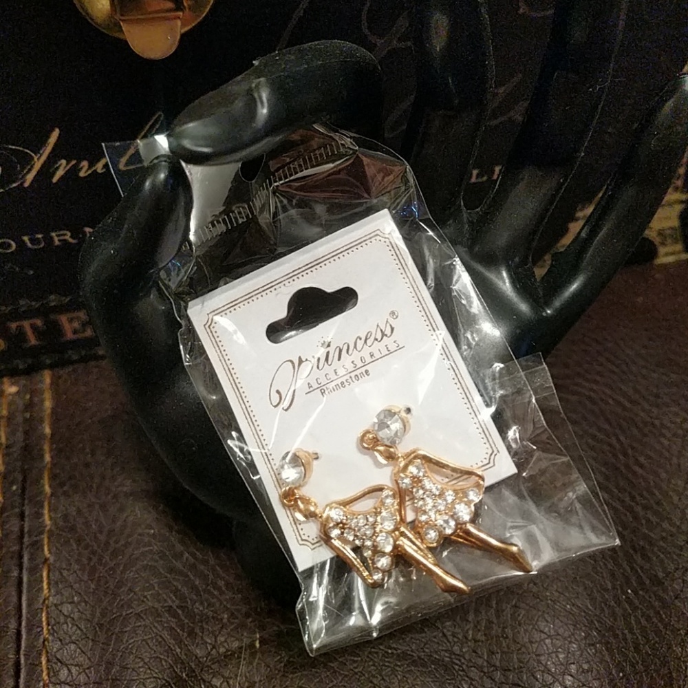 Dangling dancer costume earrings